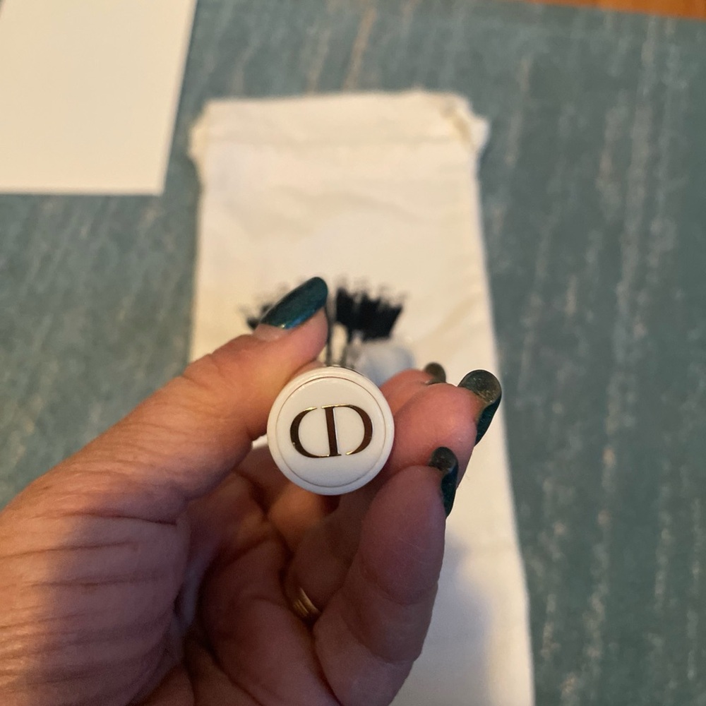 DIOR White / Ivory Denim Cosmetic Case With Ambre Nuit And Jadore Brush - Picture 5 of 16